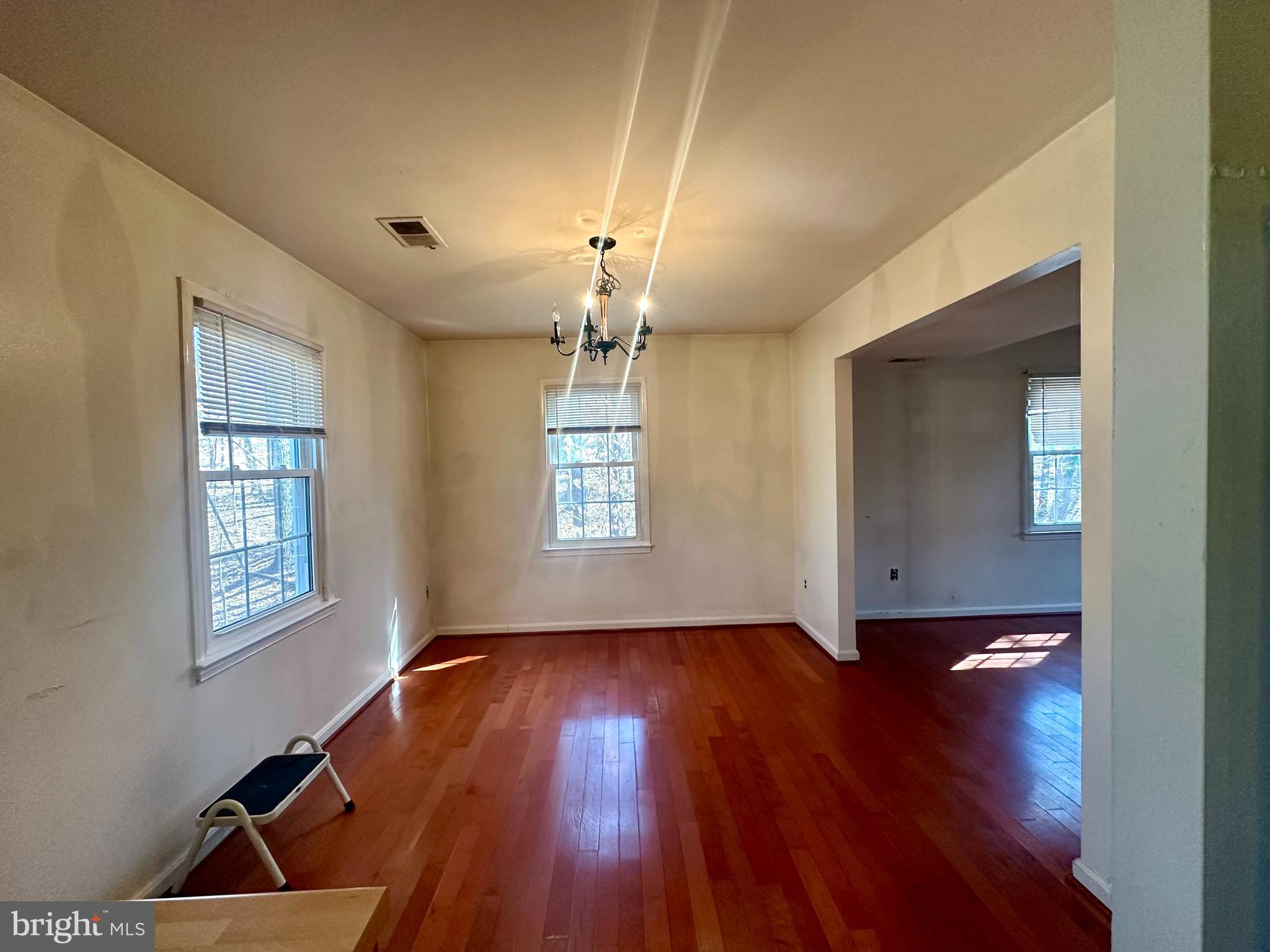 NEWINGTON STATION - Residential