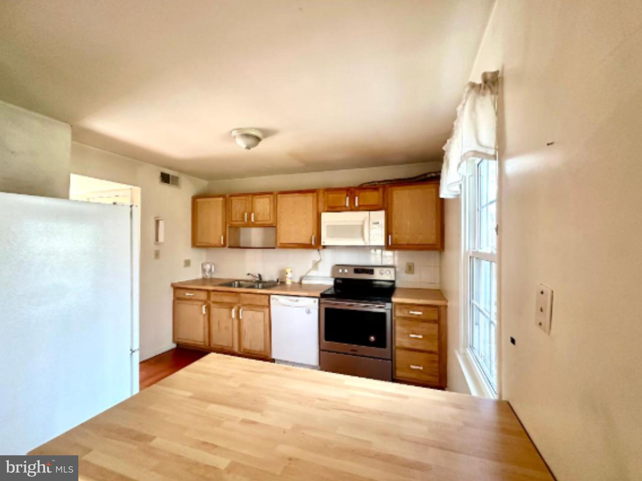 NEWINGTON STATION - Residential