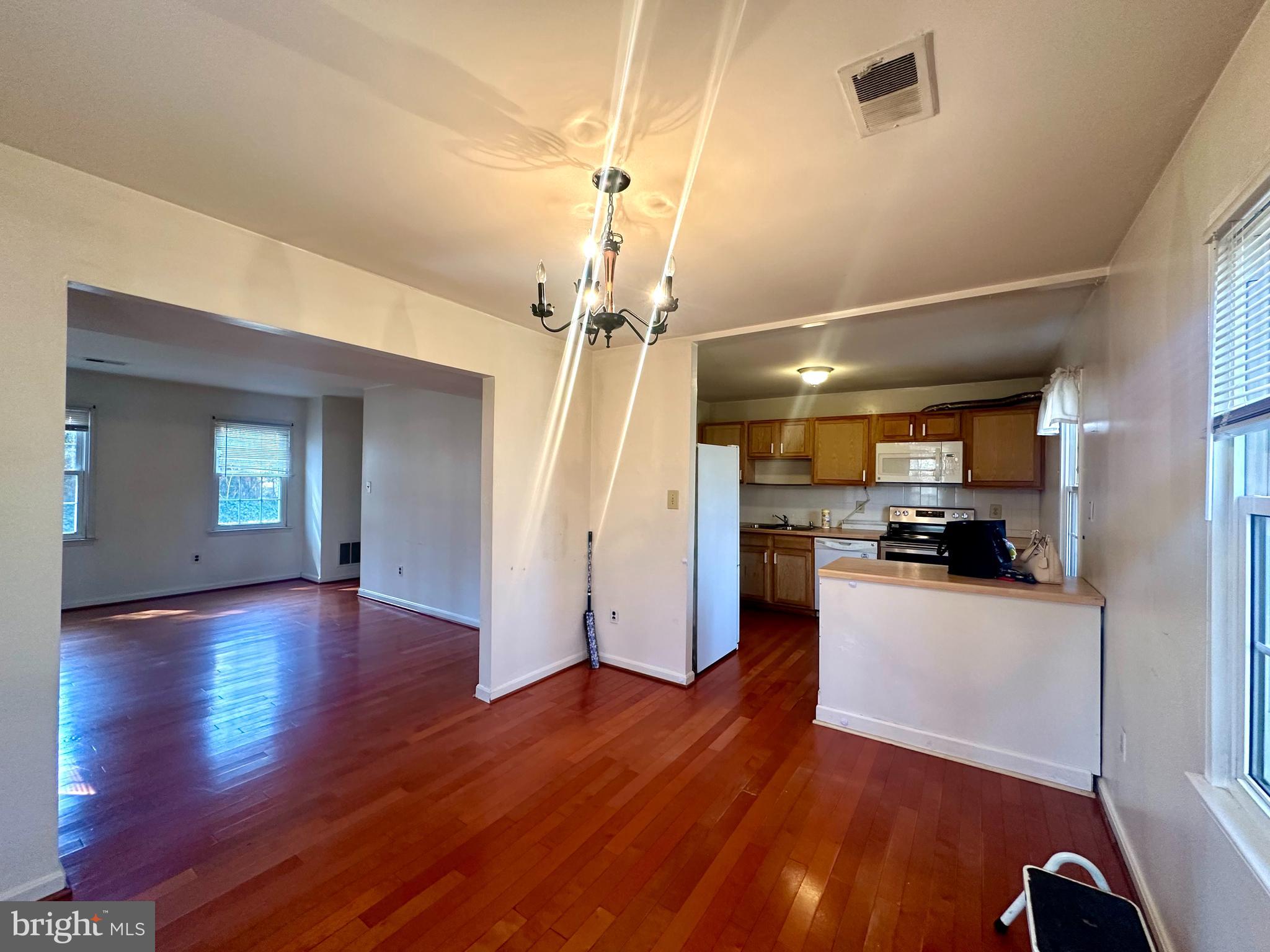 NEWINGTON STATION - Residential