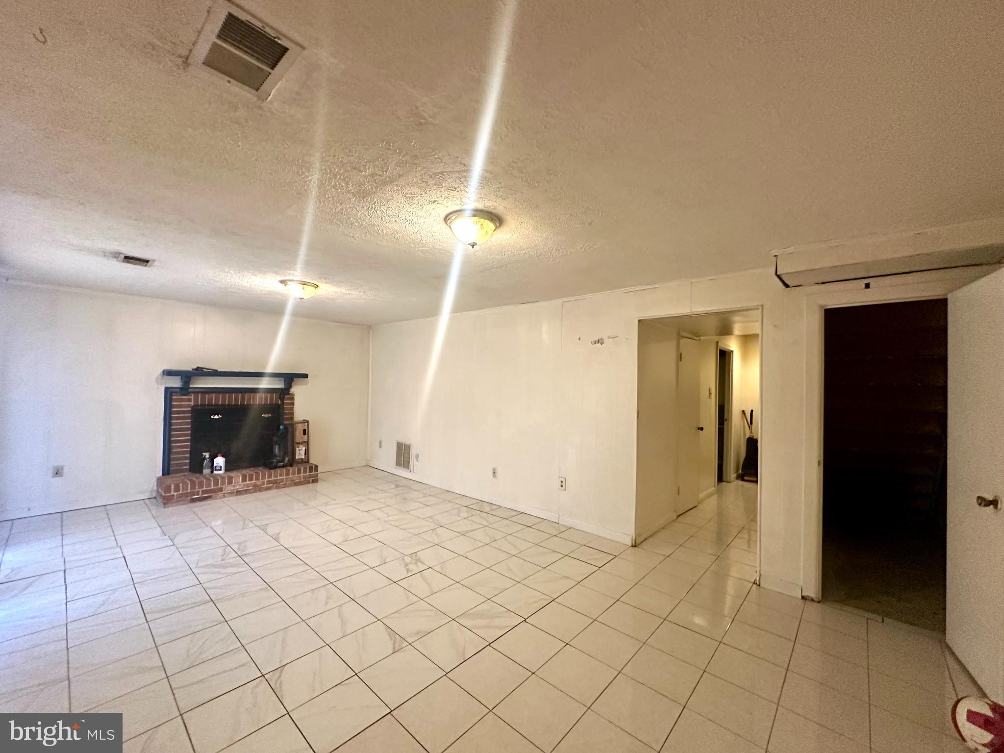 NEWINGTON STATION - Residential