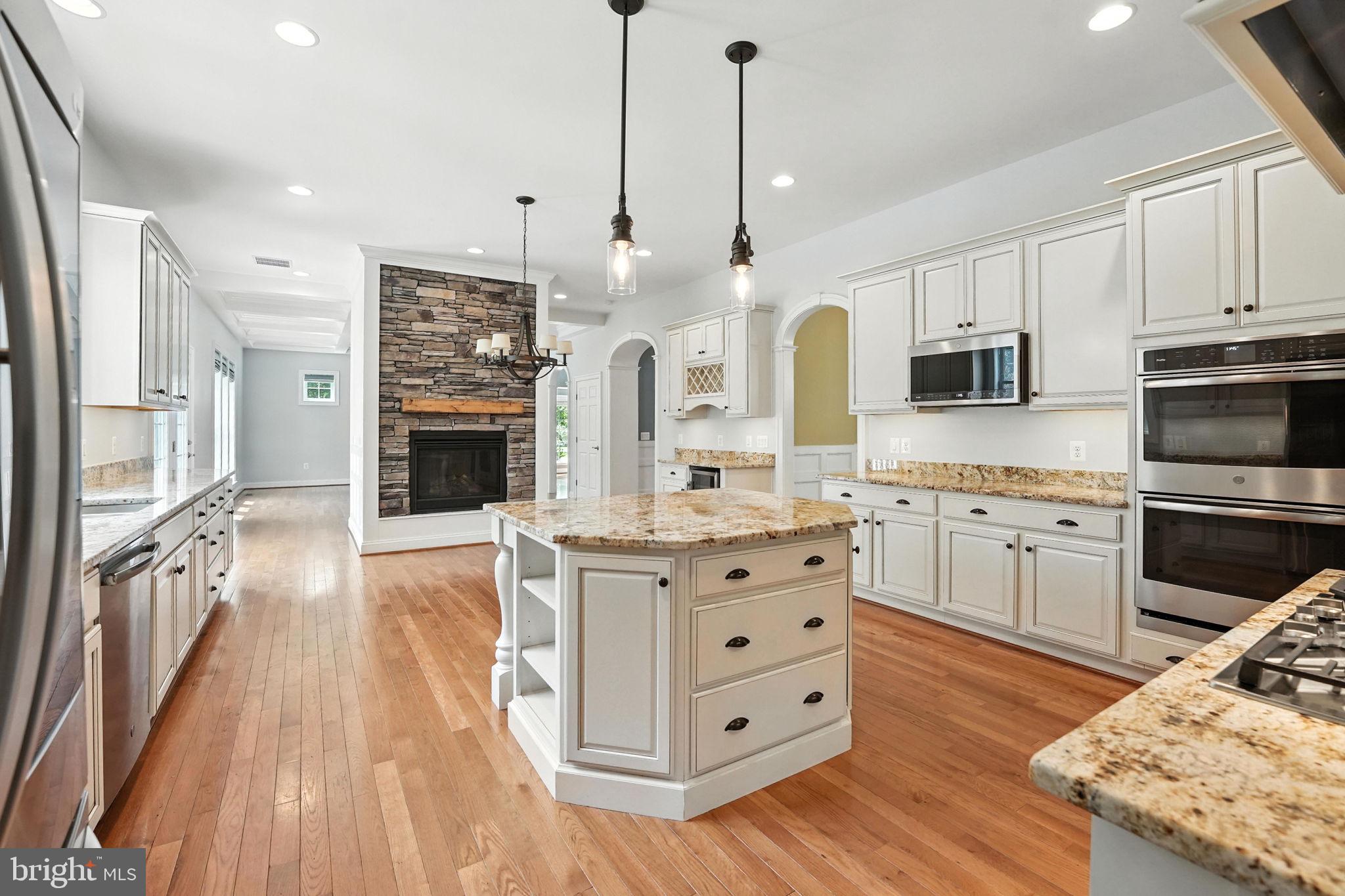 10512 CHATHAM RIDGE WAY