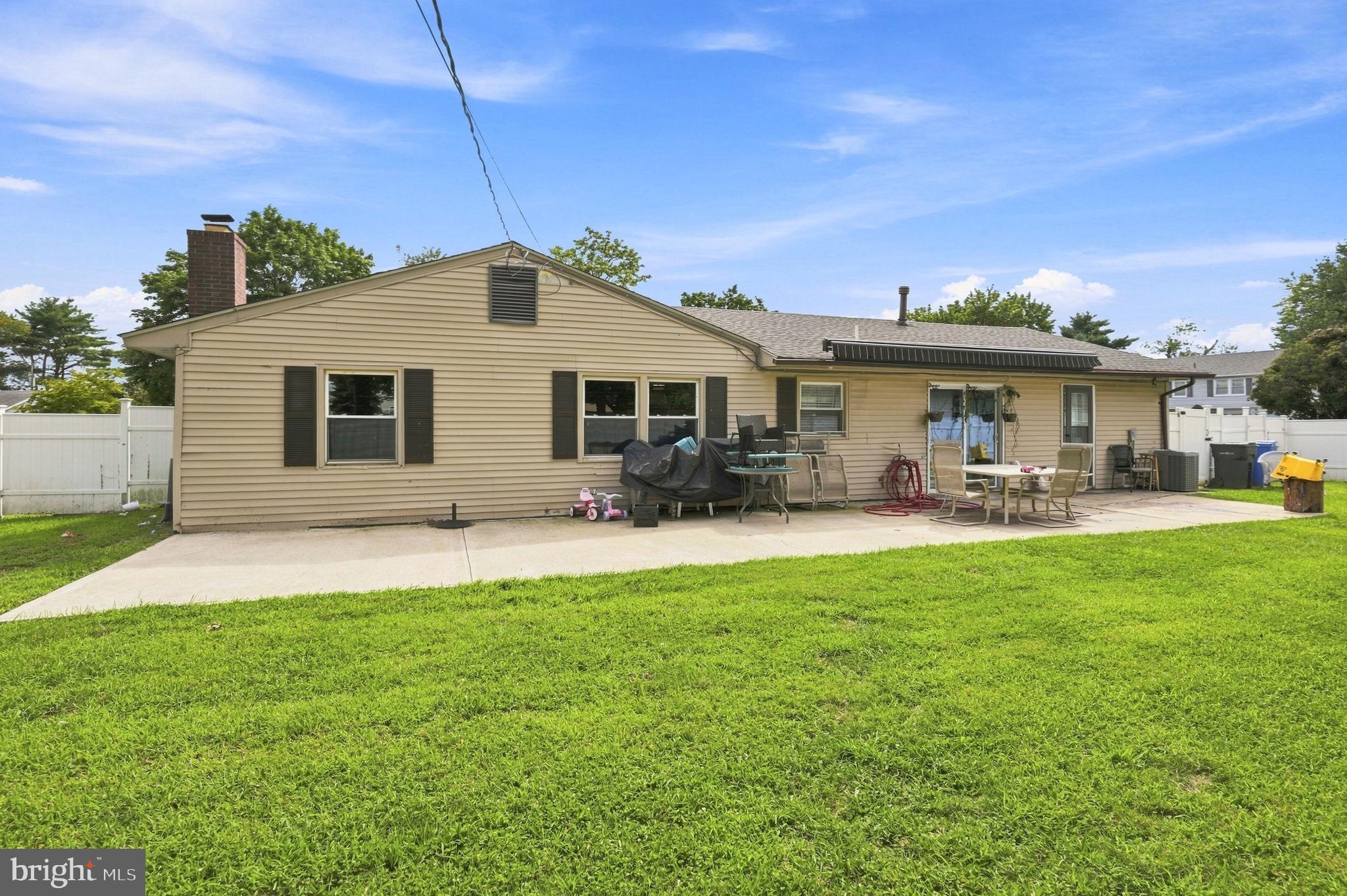 97 TRIANGLE LANE