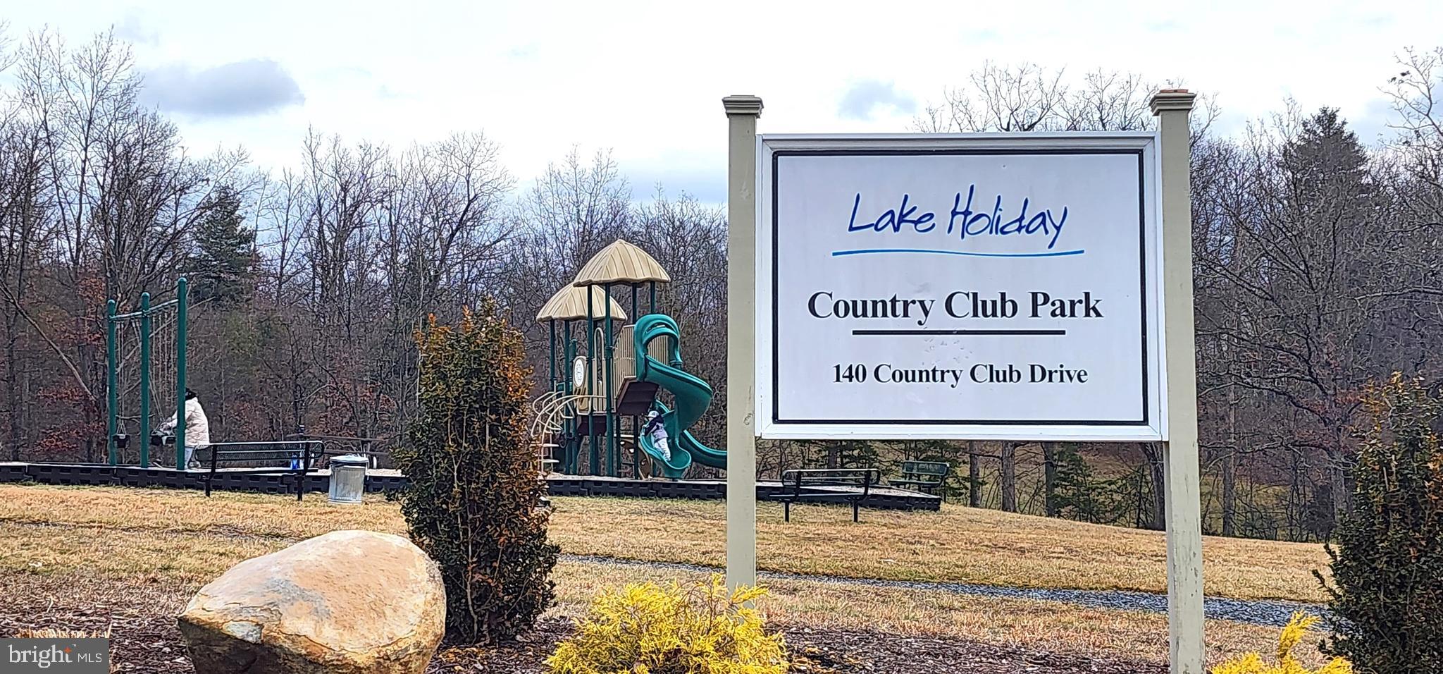 LAKE HOLIDAY ESTATES - Residential
