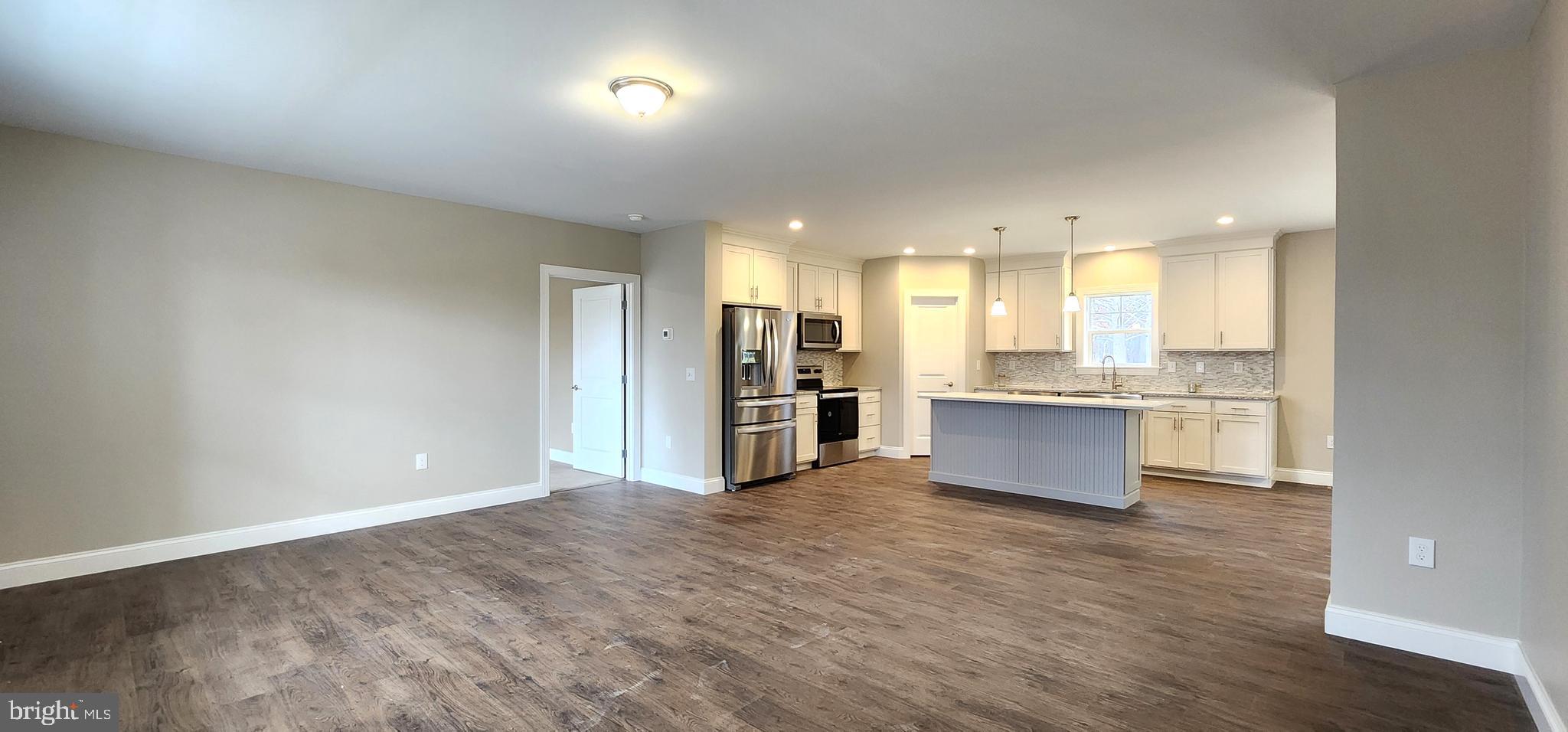 LAKE HOLIDAY ESTATES - Residential