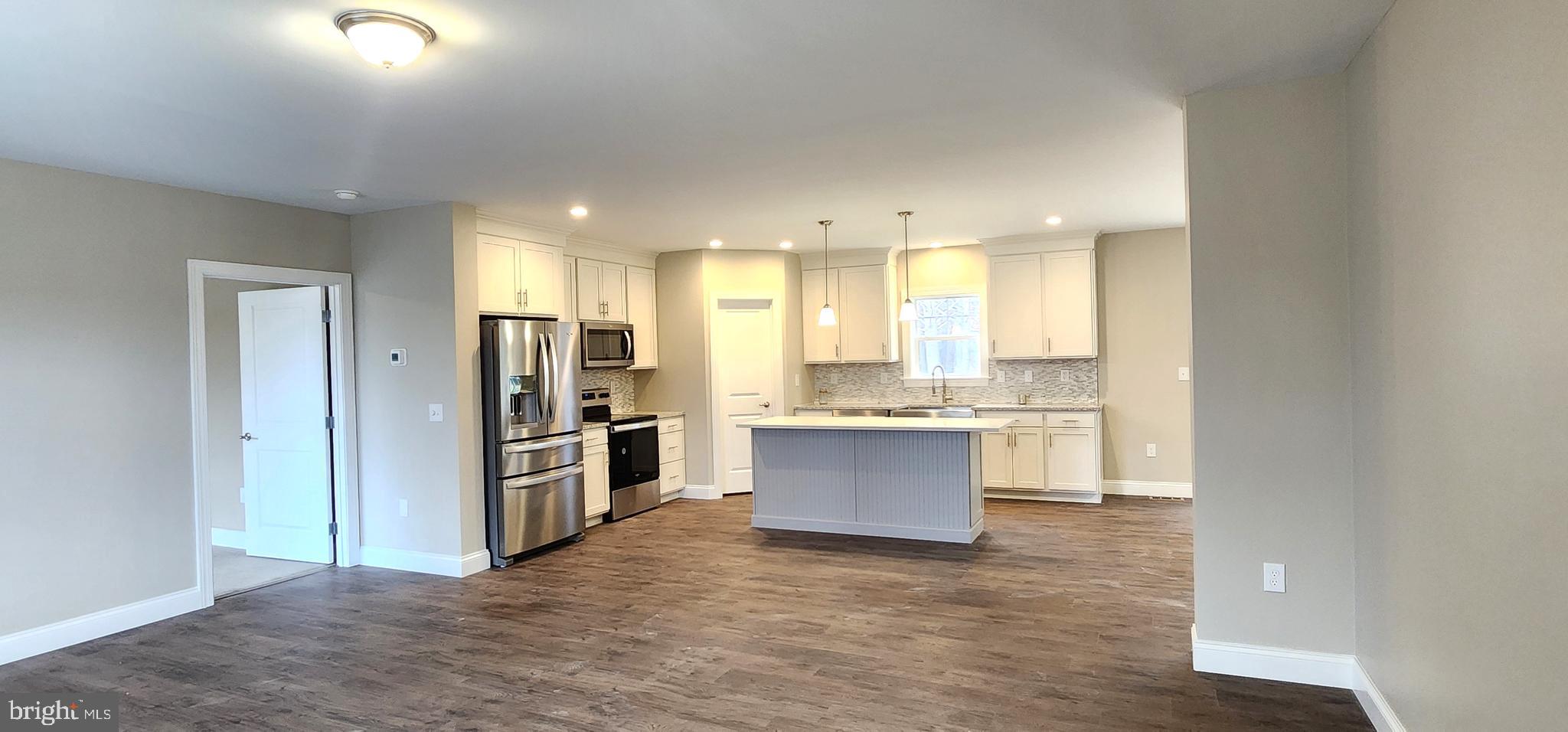 LAKE HOLIDAY ESTATES - Residential