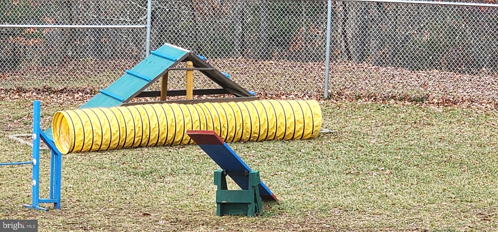 LAKE HOLIDAY ESTATES - Residential