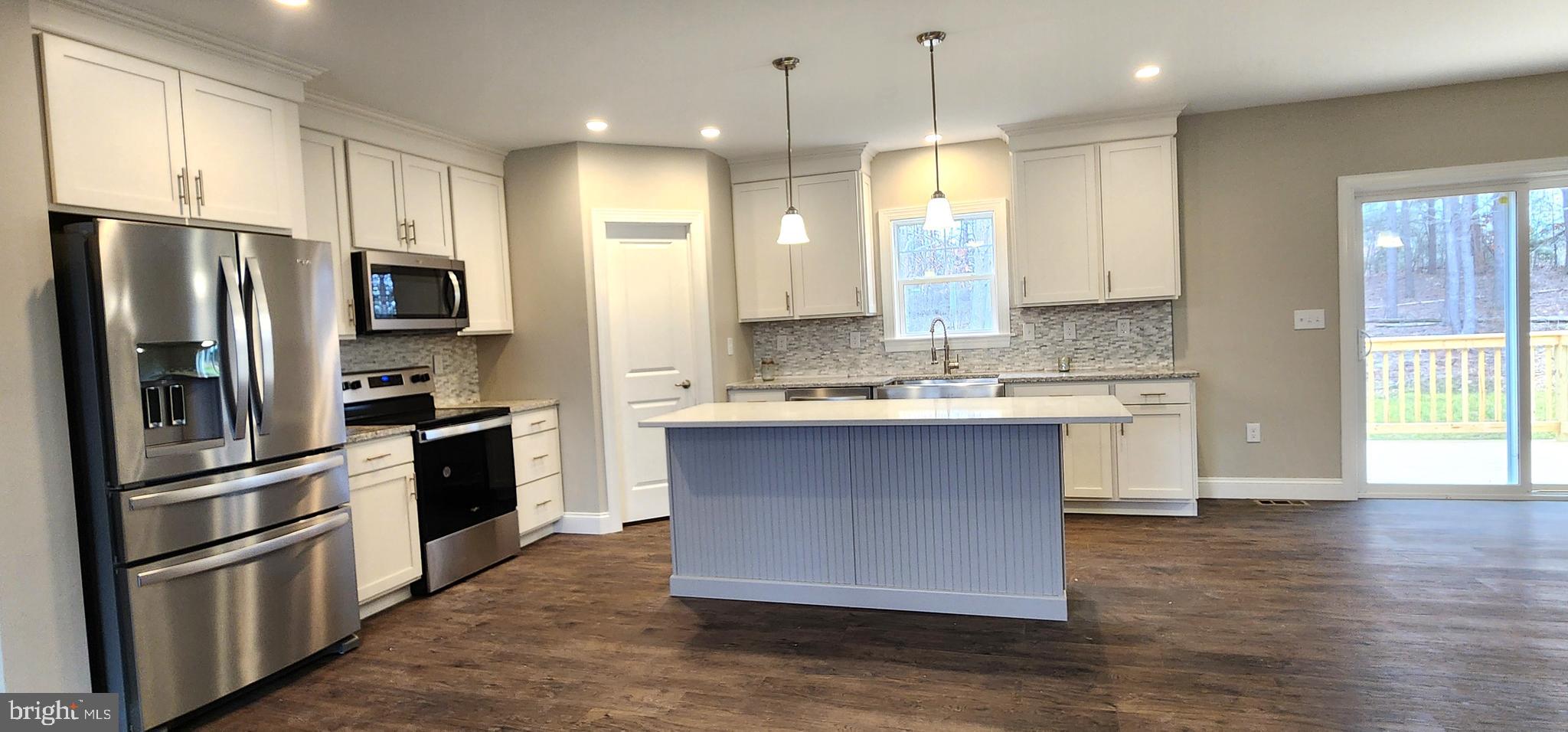 LAKE HOLIDAY ESTATES - Residential