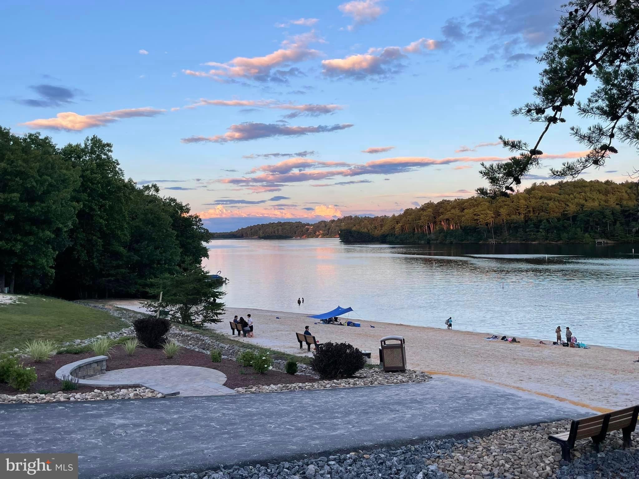 LAKE HOLIDAY ESTATES - Residential