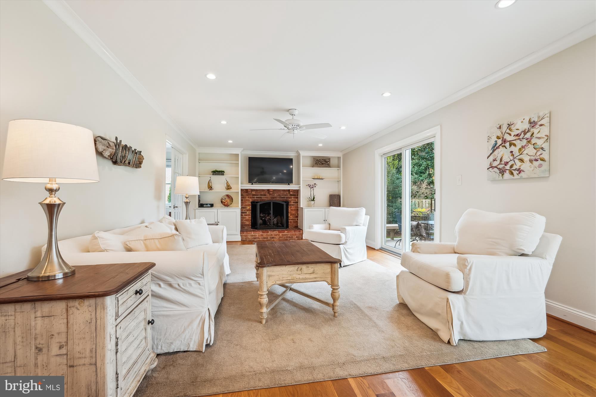 MCLEAN KNOLLS - Residential