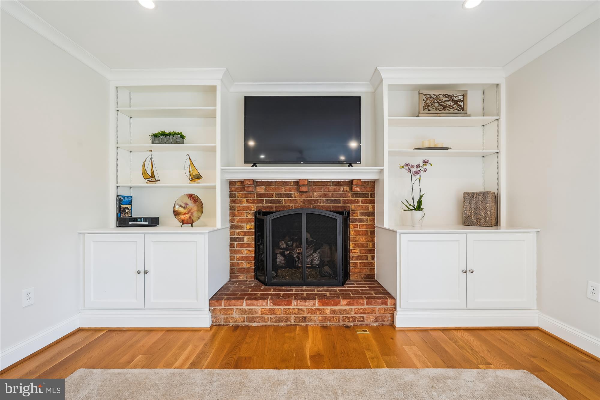 MCLEAN KNOLLS - Residential