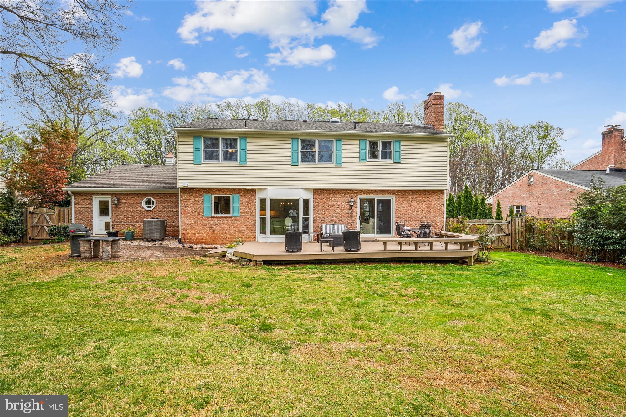 MCLEAN KNOLLS - Residential