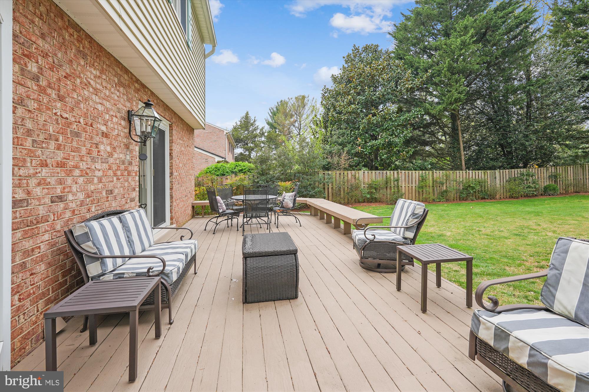 MCLEAN KNOLLS - Residential