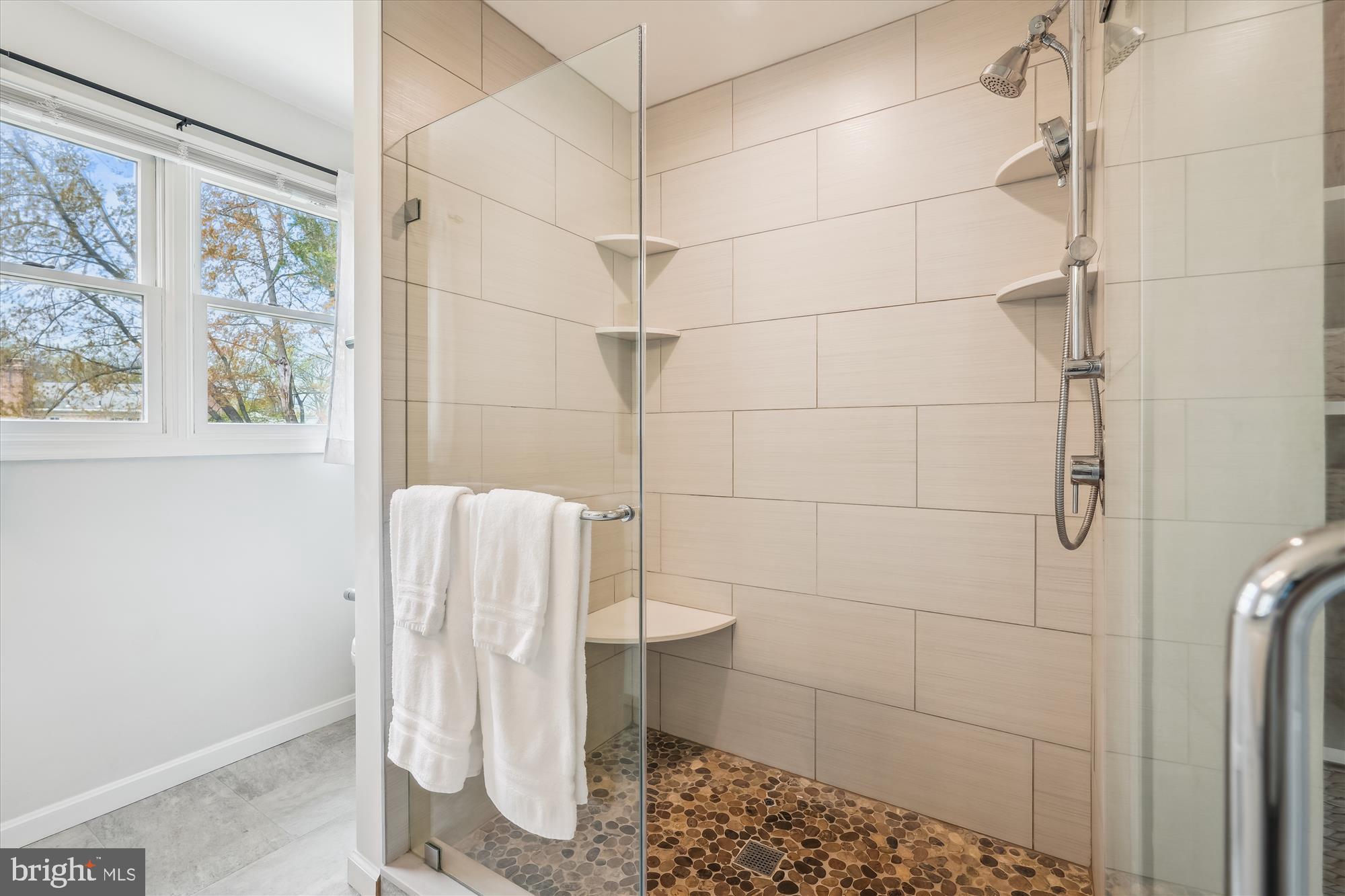 MCLEAN KNOLLS - Residential