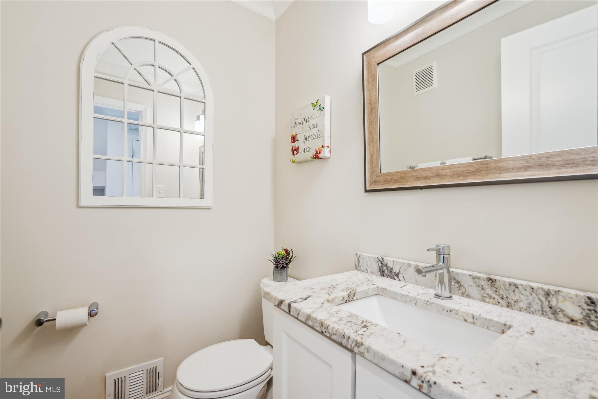 MCLEAN KNOLLS - Residential