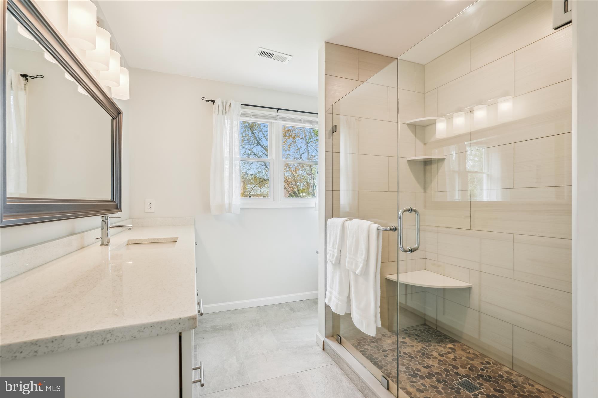 MCLEAN KNOLLS - Residential