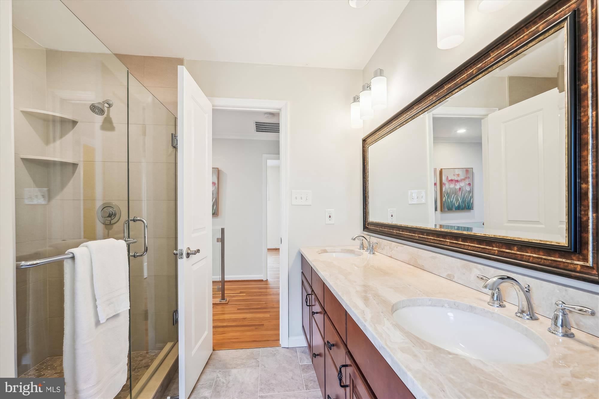 MCLEAN KNOLLS - Residential