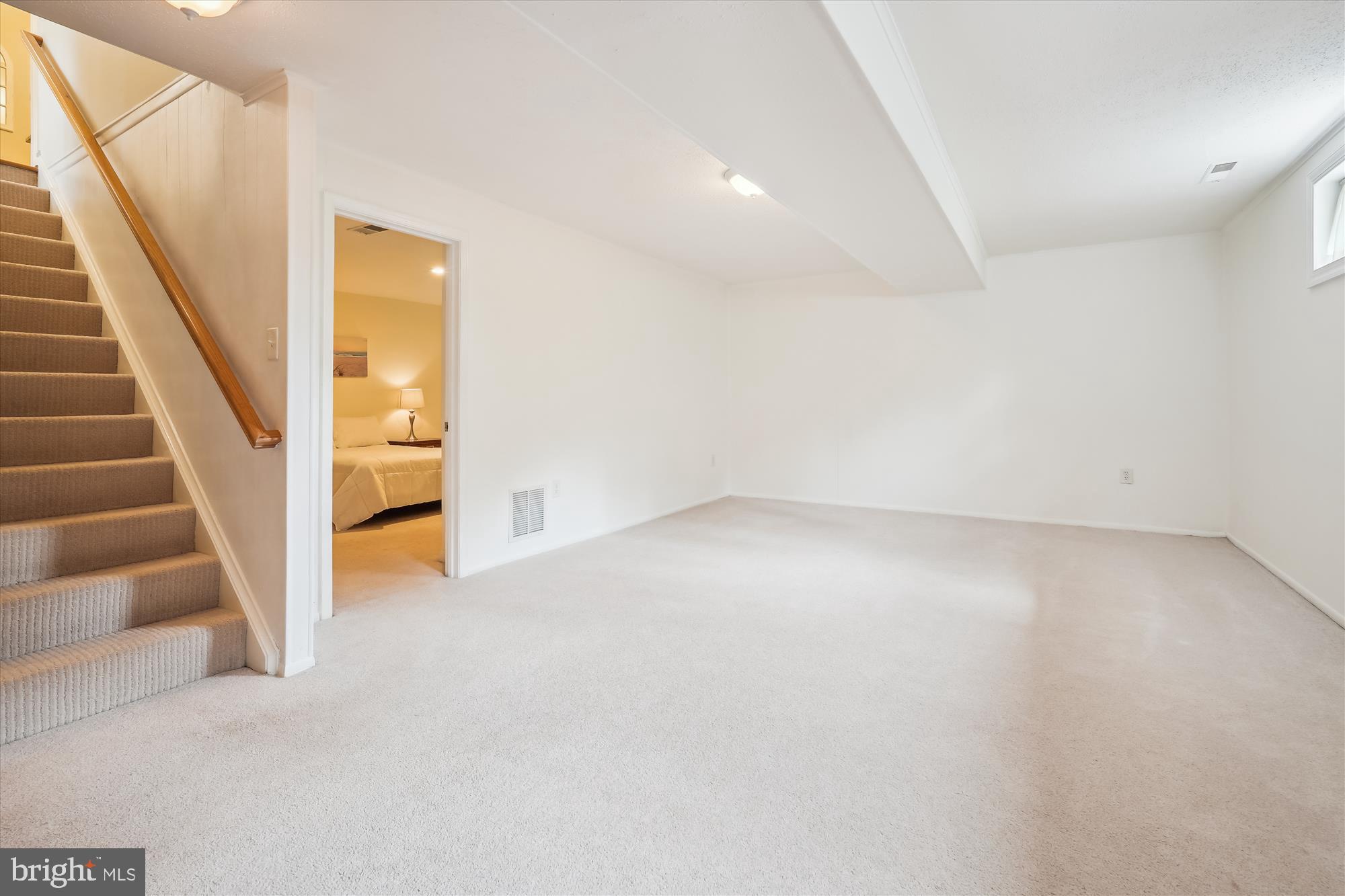 MCLEAN KNOLLS - Residential