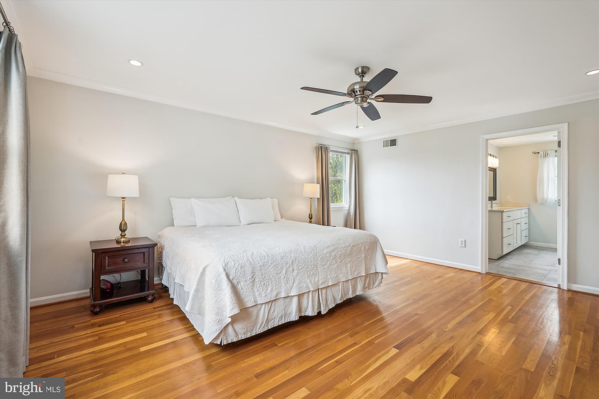 MCLEAN KNOLLS - Residential