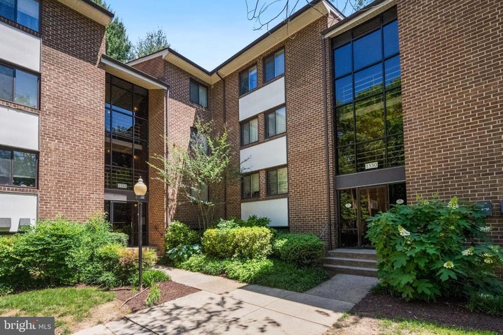 Photo 1 of 12 — 1550 NORTHGATE SQUARE 22B, RESTON, VA 20190