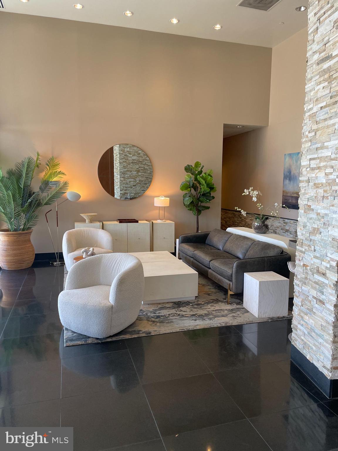 RIVER TOWER CHRIST L - Residential