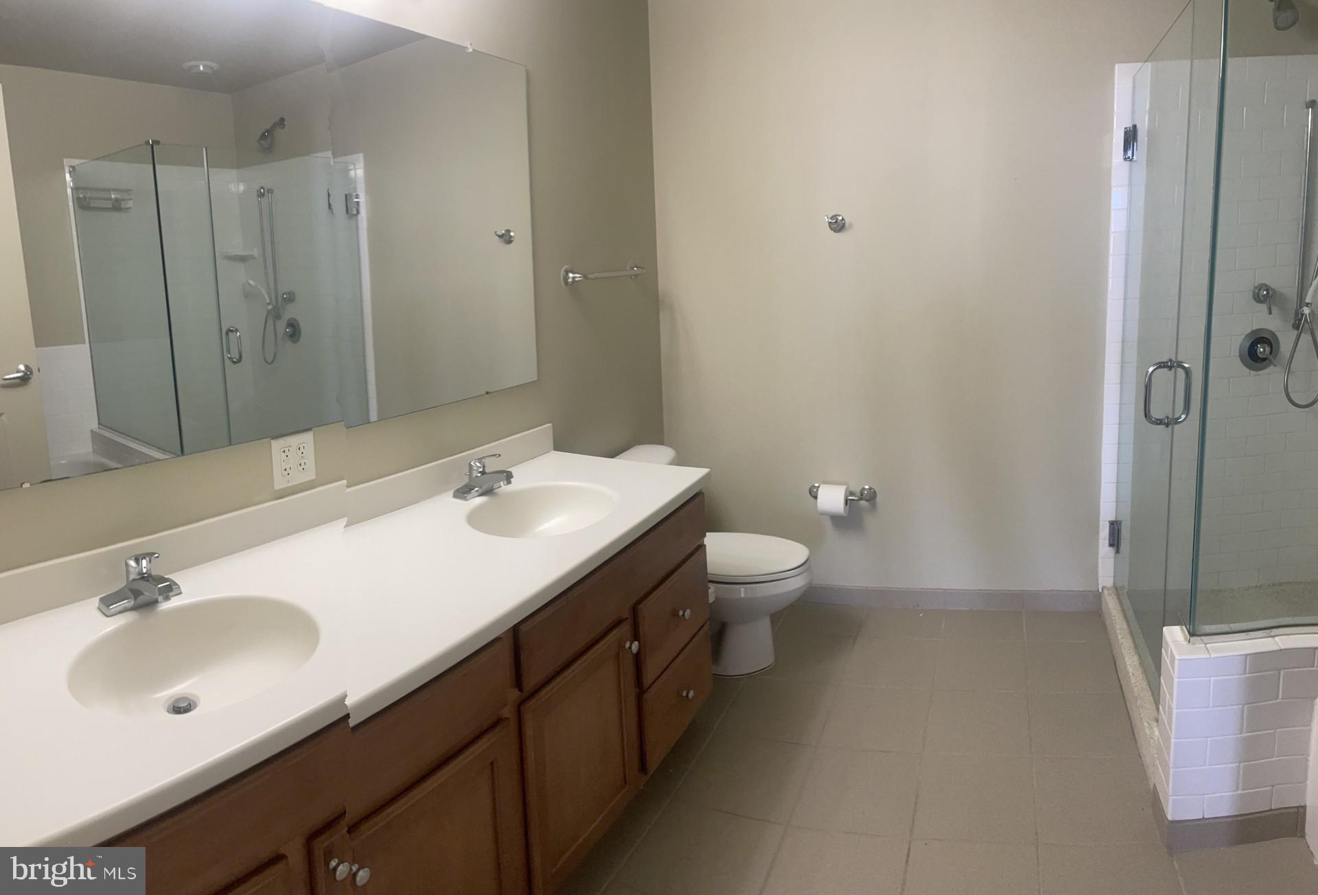 RIVER TOWER CHRIST L - Residential