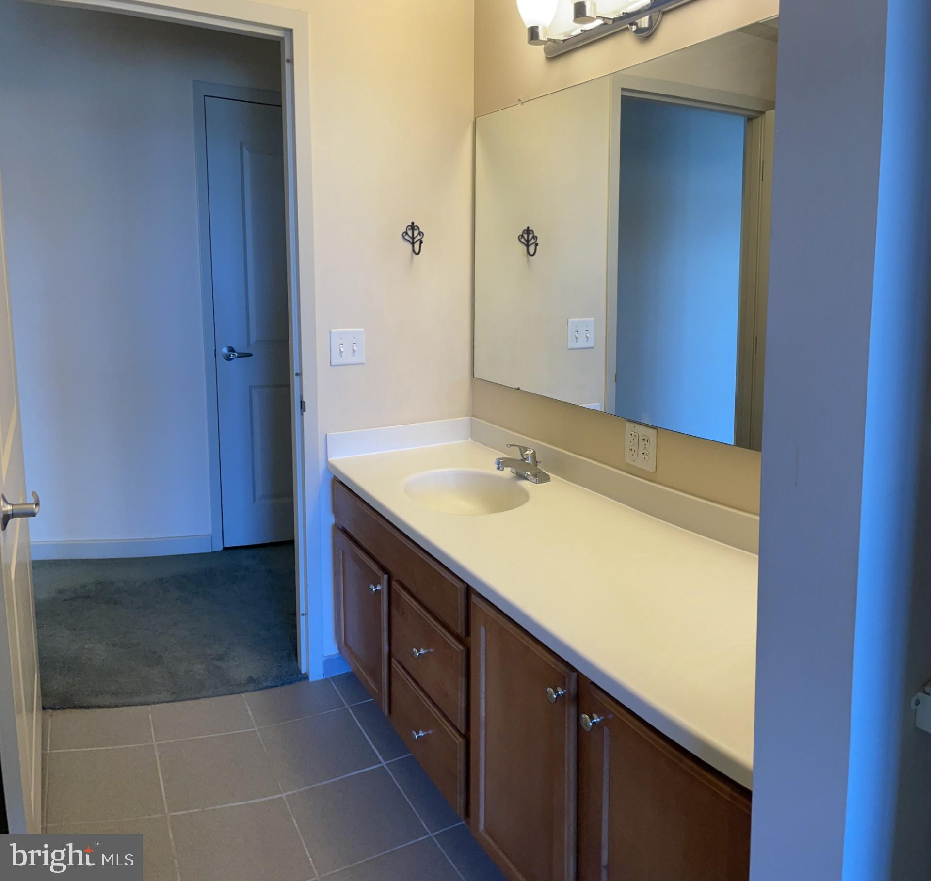 RIVER TOWER CHRIST L - Residential