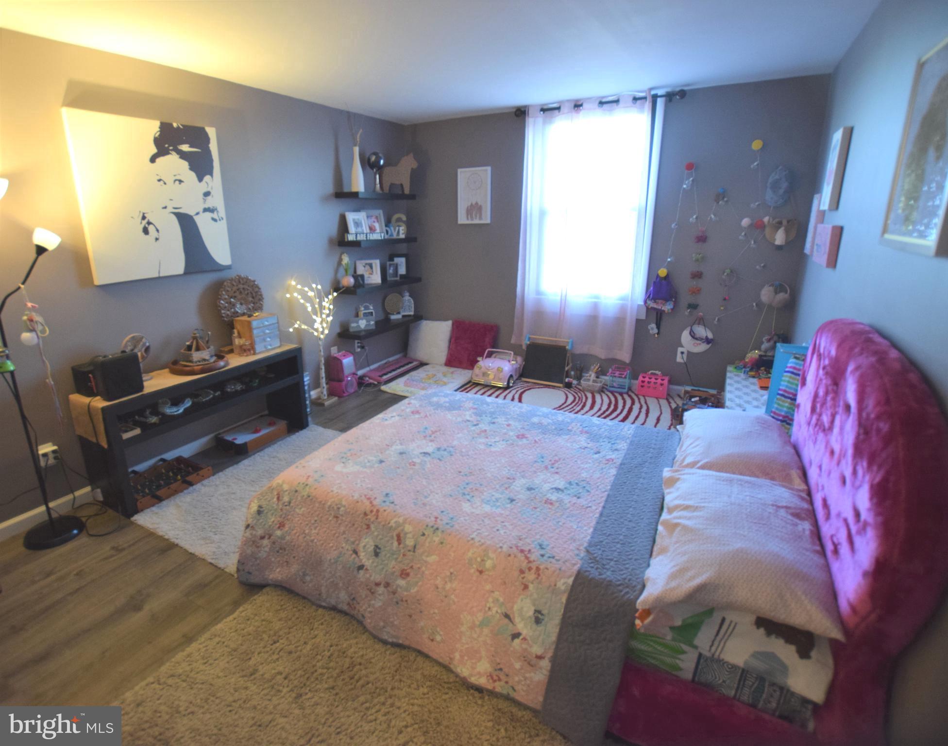 FORTY SIX HUNDRED - Residential