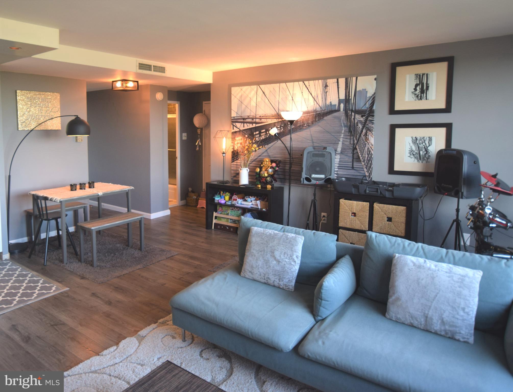 FORTY SIX HUNDRED - Residential