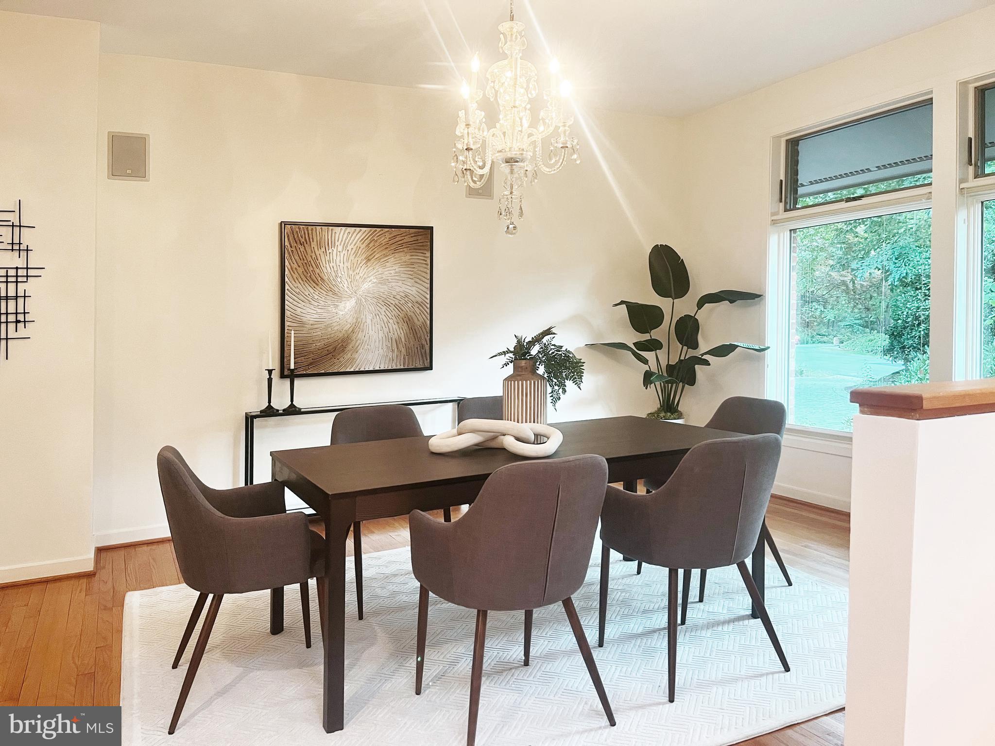 LAKE BARCROFT - Residential