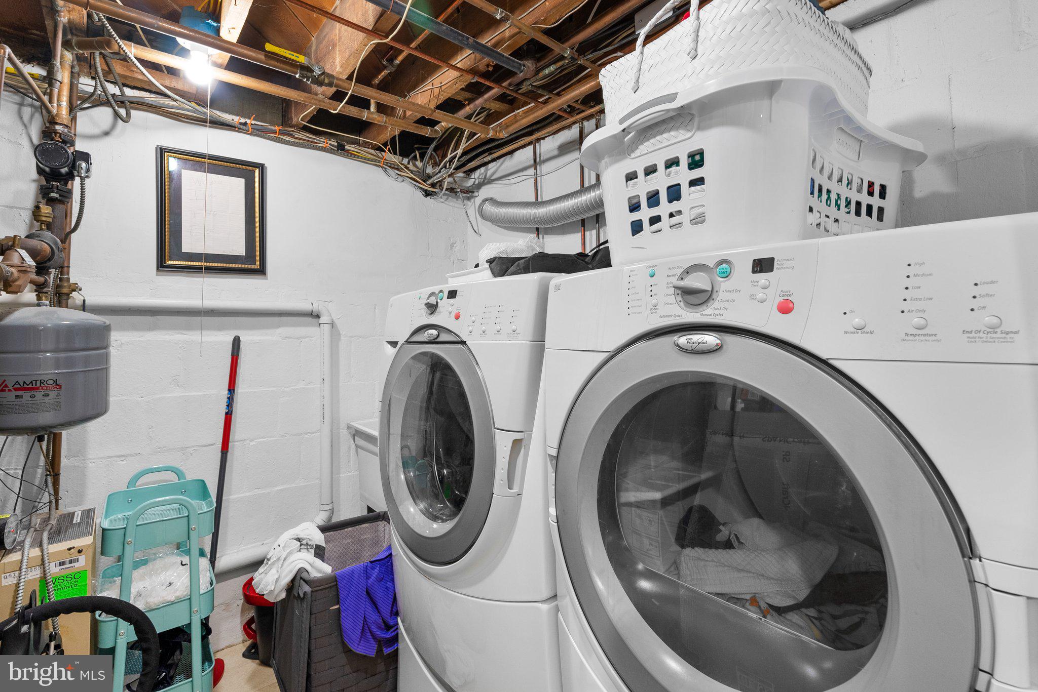 NORTH WOODSIDE - Residential Lease