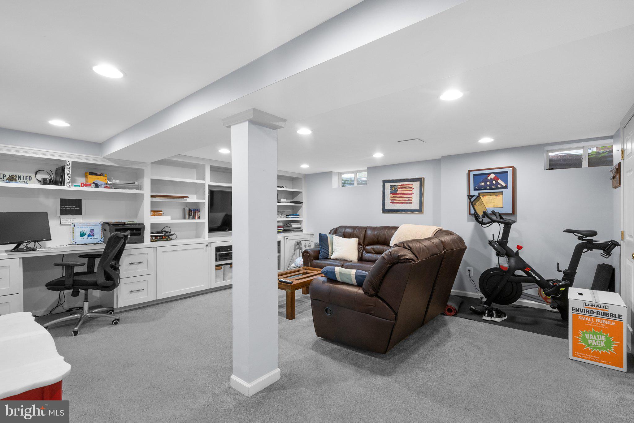 NORTH WOODSIDE - Residential Lease