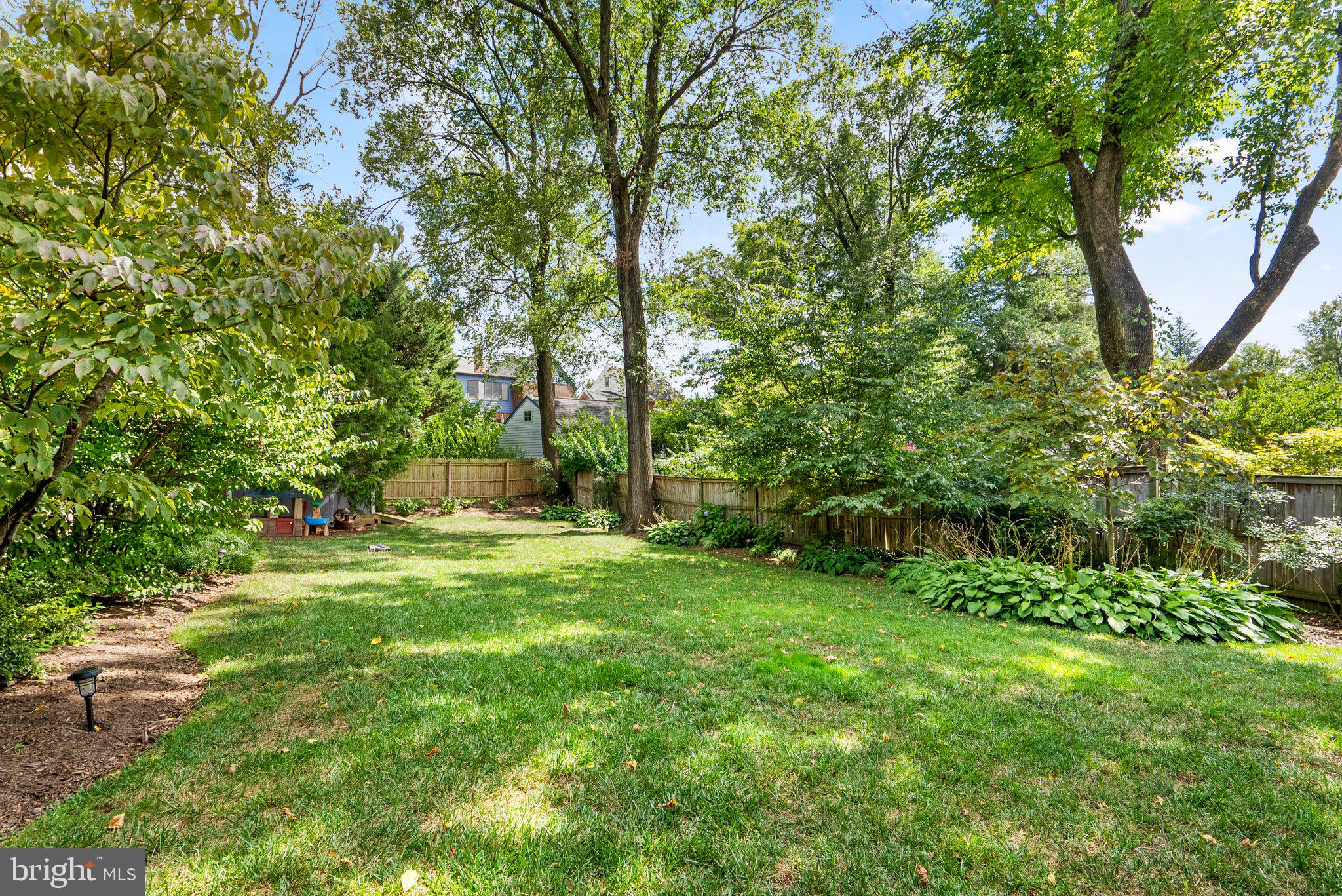 NORTH WOODSIDE - Residential Lease