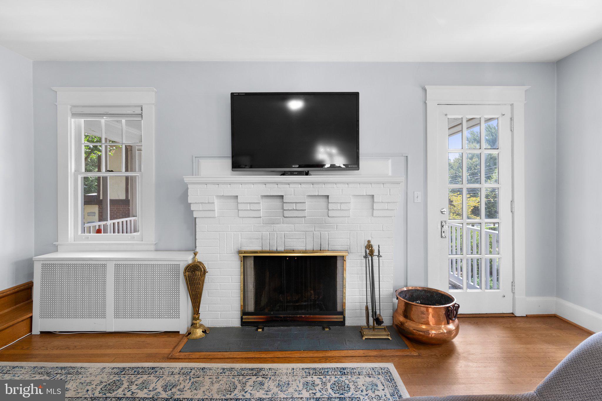 NORTH WOODSIDE - Residential Lease