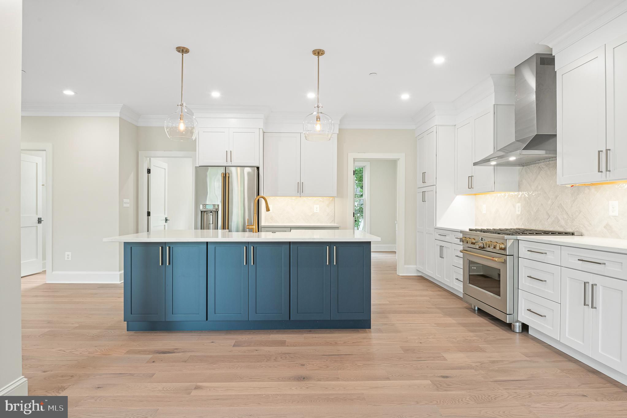ARUNDEL ON THE BAY - Residential