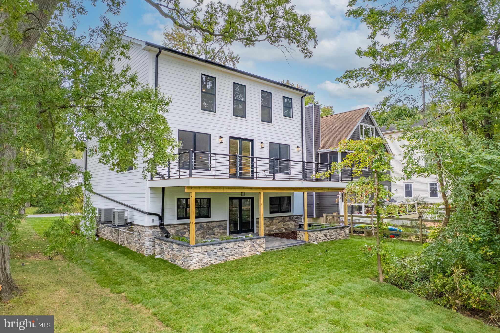 ARUNDEL ON THE BAY - Residential