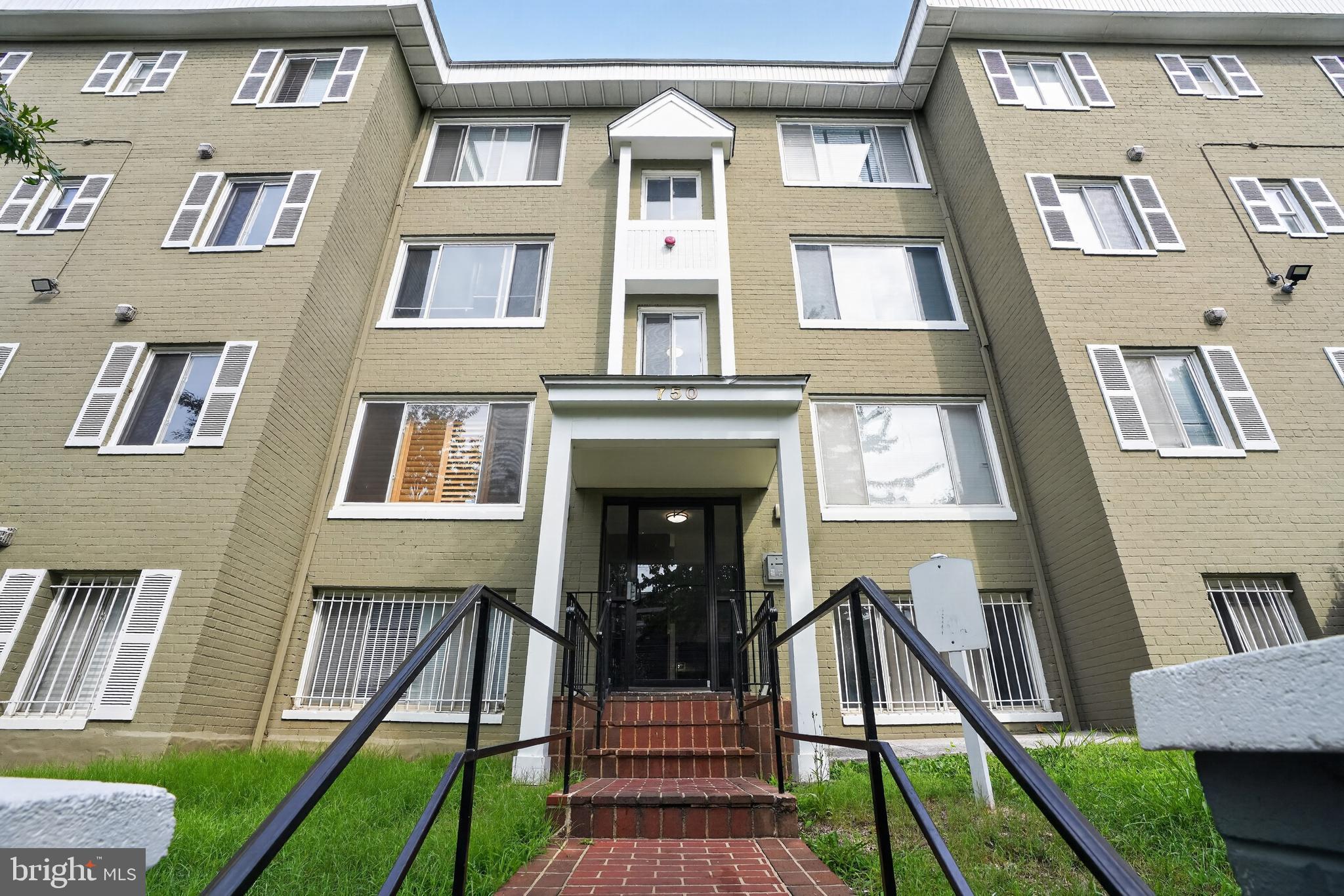 750 BARNABY STREET SE T3