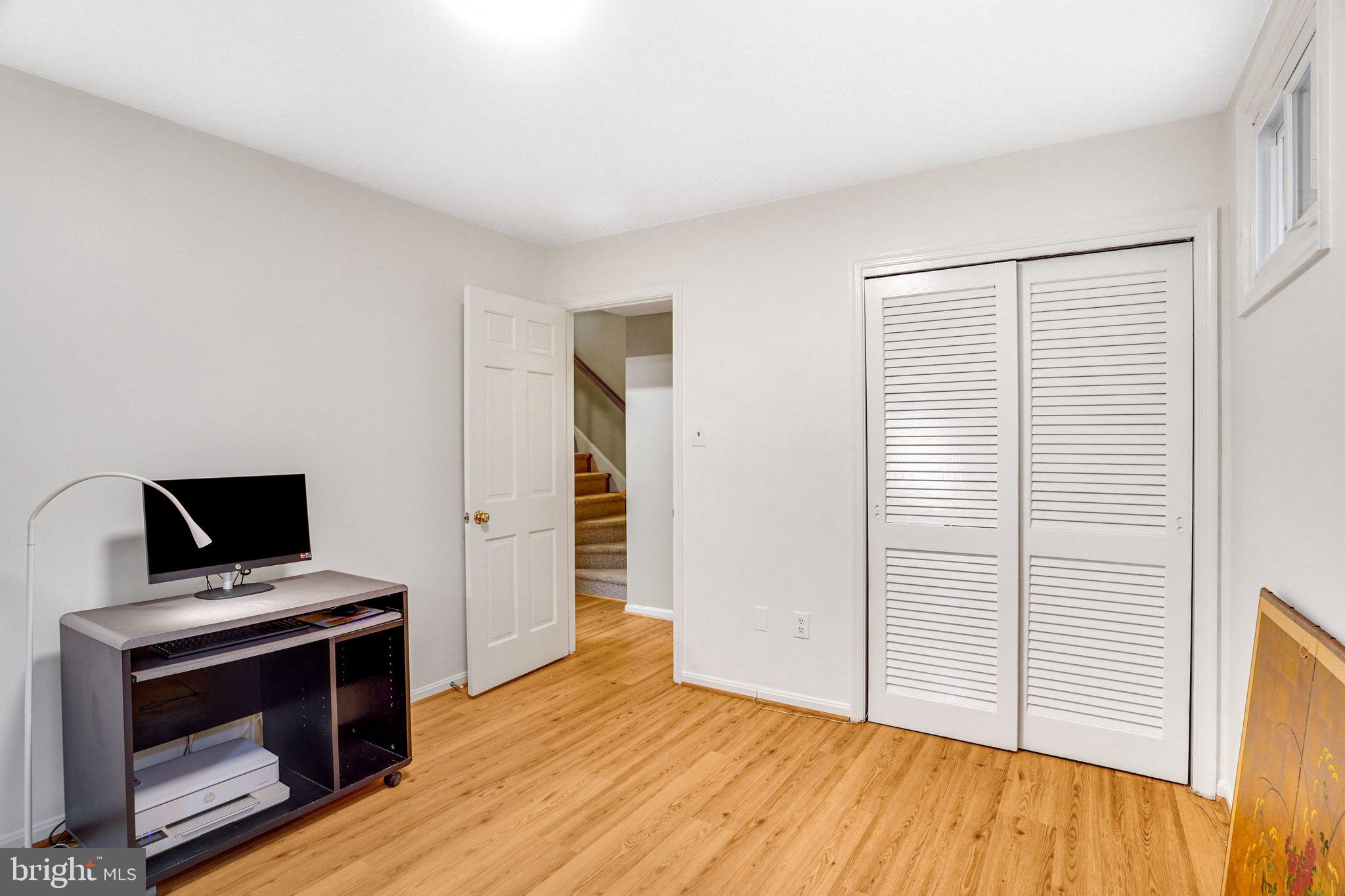 KINGS MANOR TOWNE HOUSES - Residential