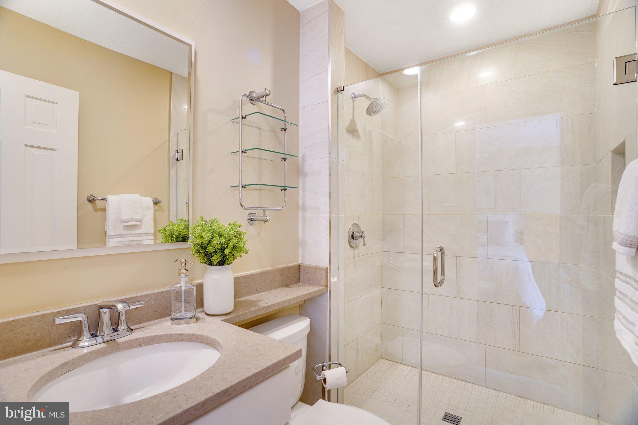 KINGS MANOR TOWNE HOUSES - Residential