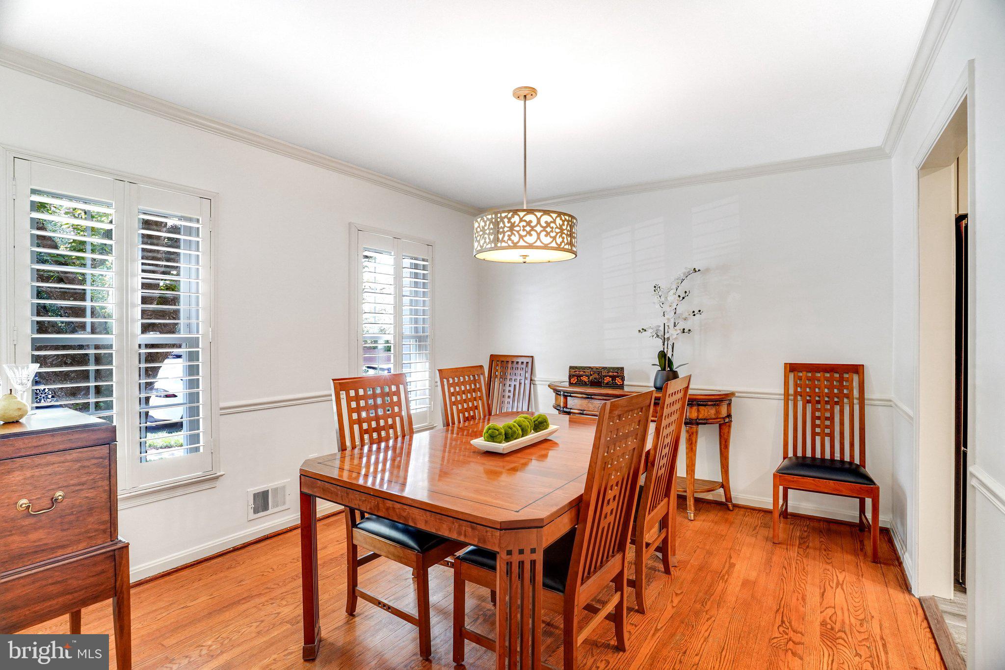 KINGS MANOR TOWNE HOUSES - Residential