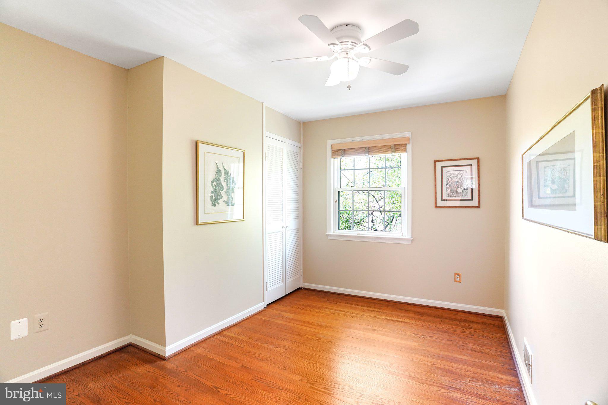 KINGS MANOR TOWNE HOUSES - Residential