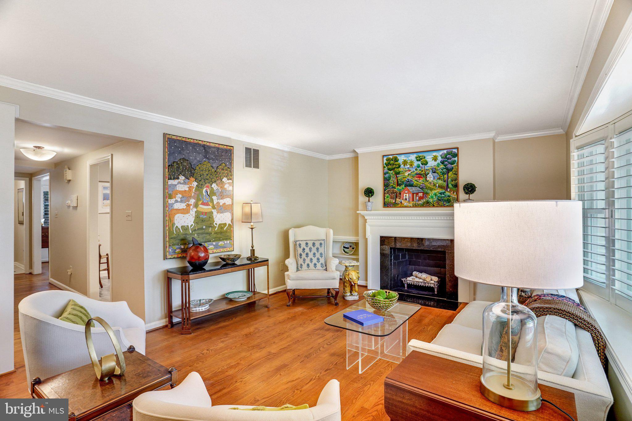 KINGS MANOR TOWNE HOUSES - Residential