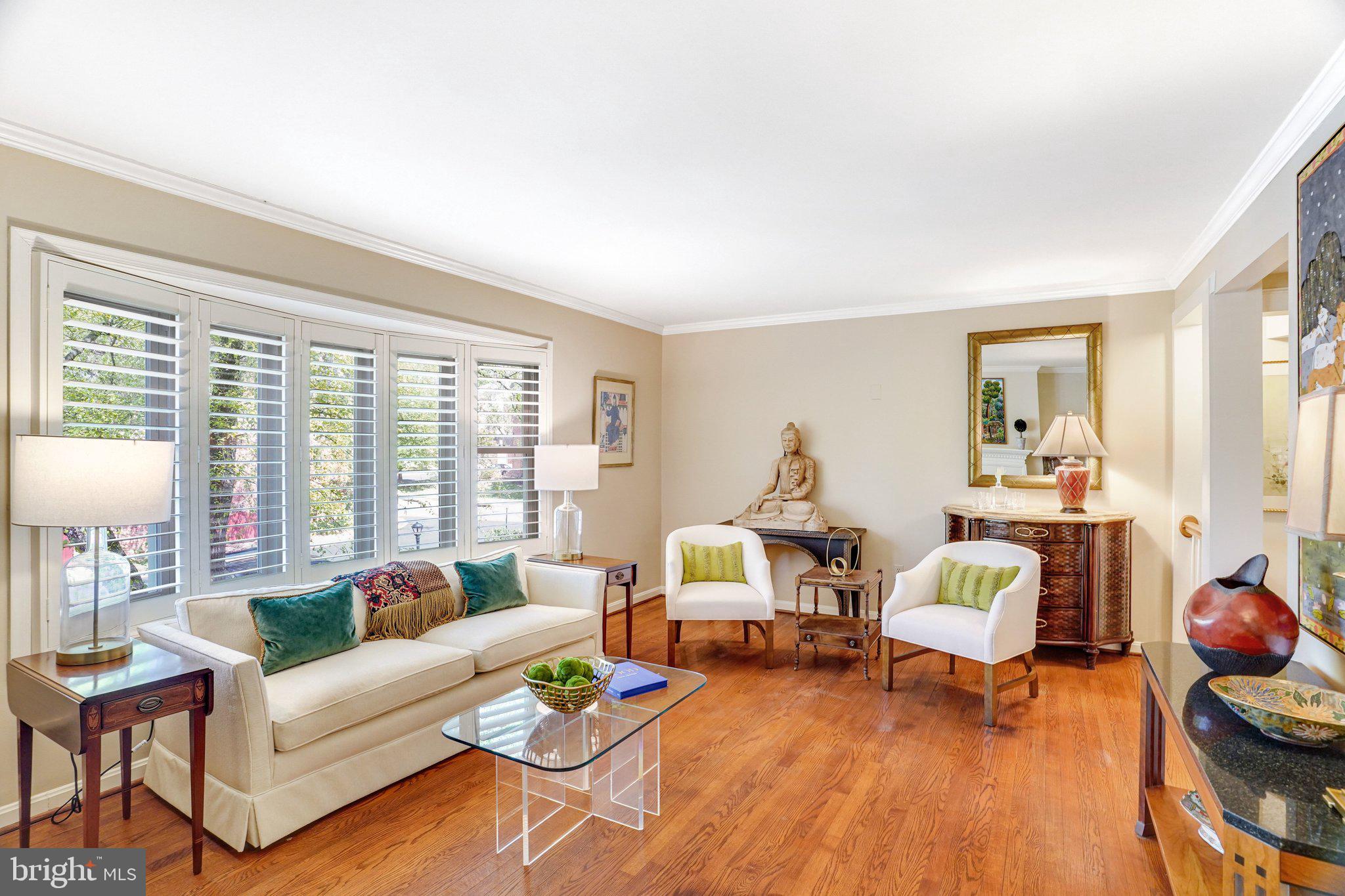 KINGS MANOR TOWNE HOUSES - Residential