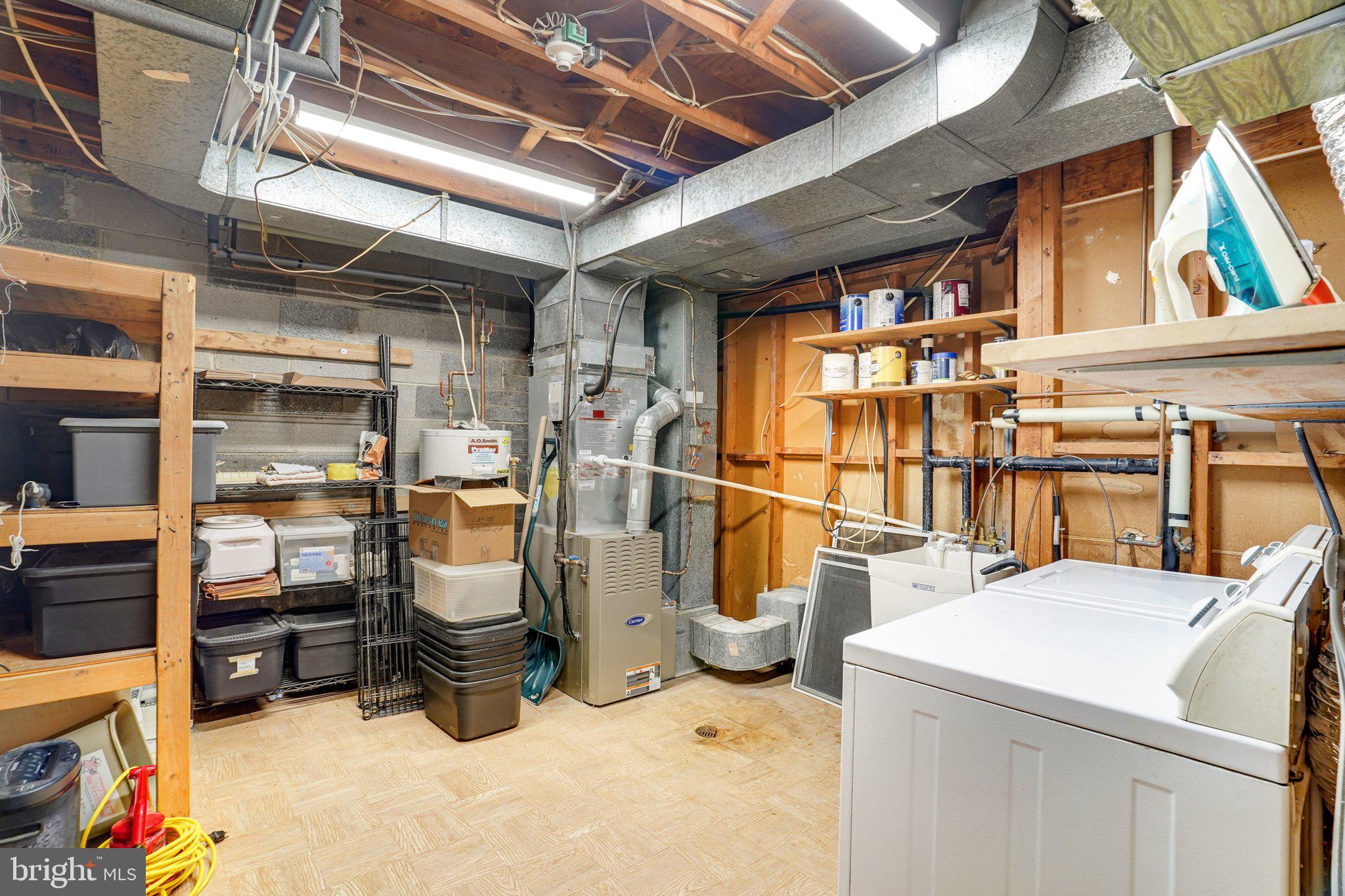 KINGS MANOR TOWNE HOUSES - Residential