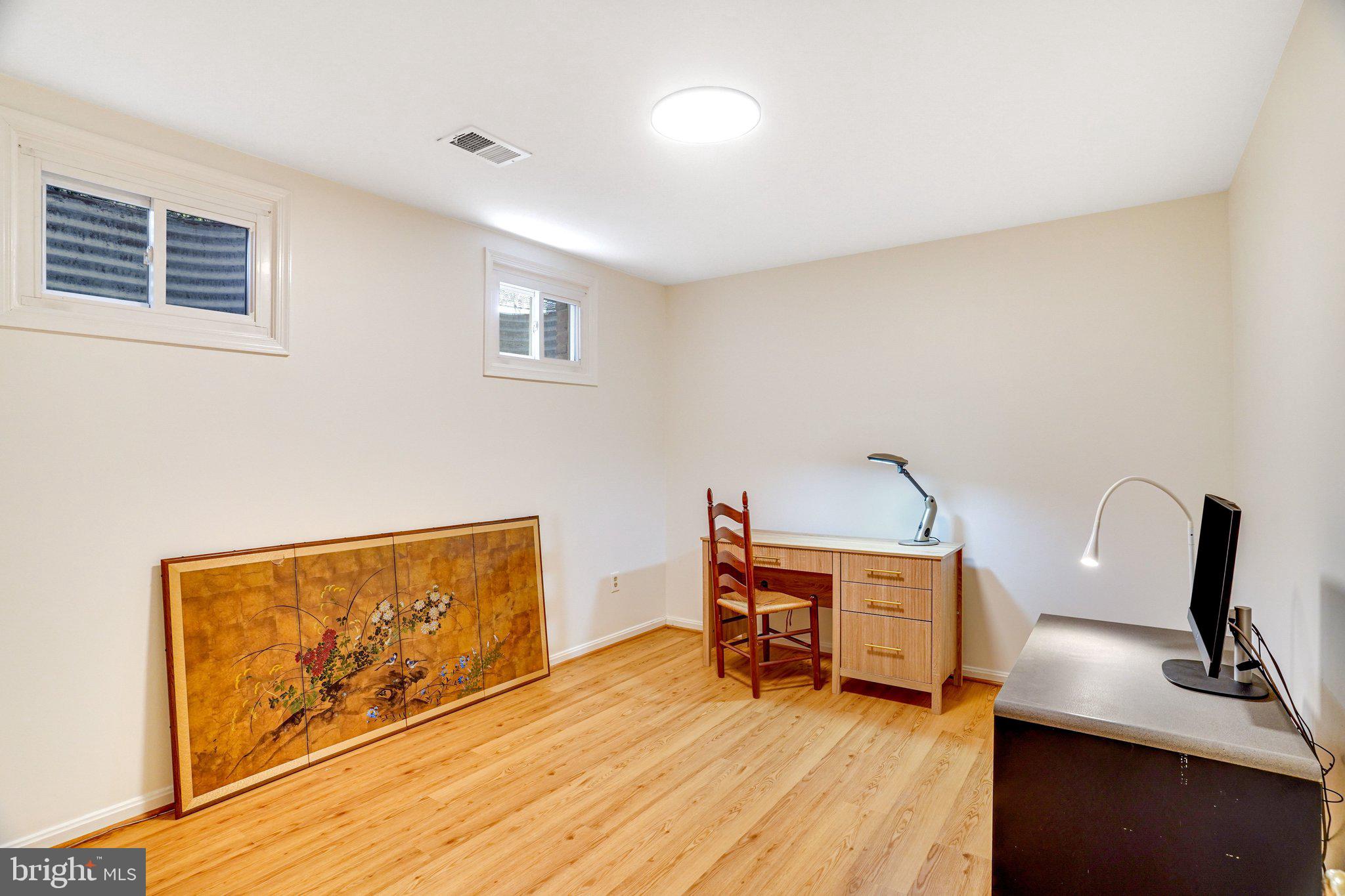 KINGS MANOR TOWNE HOUSES - Residential