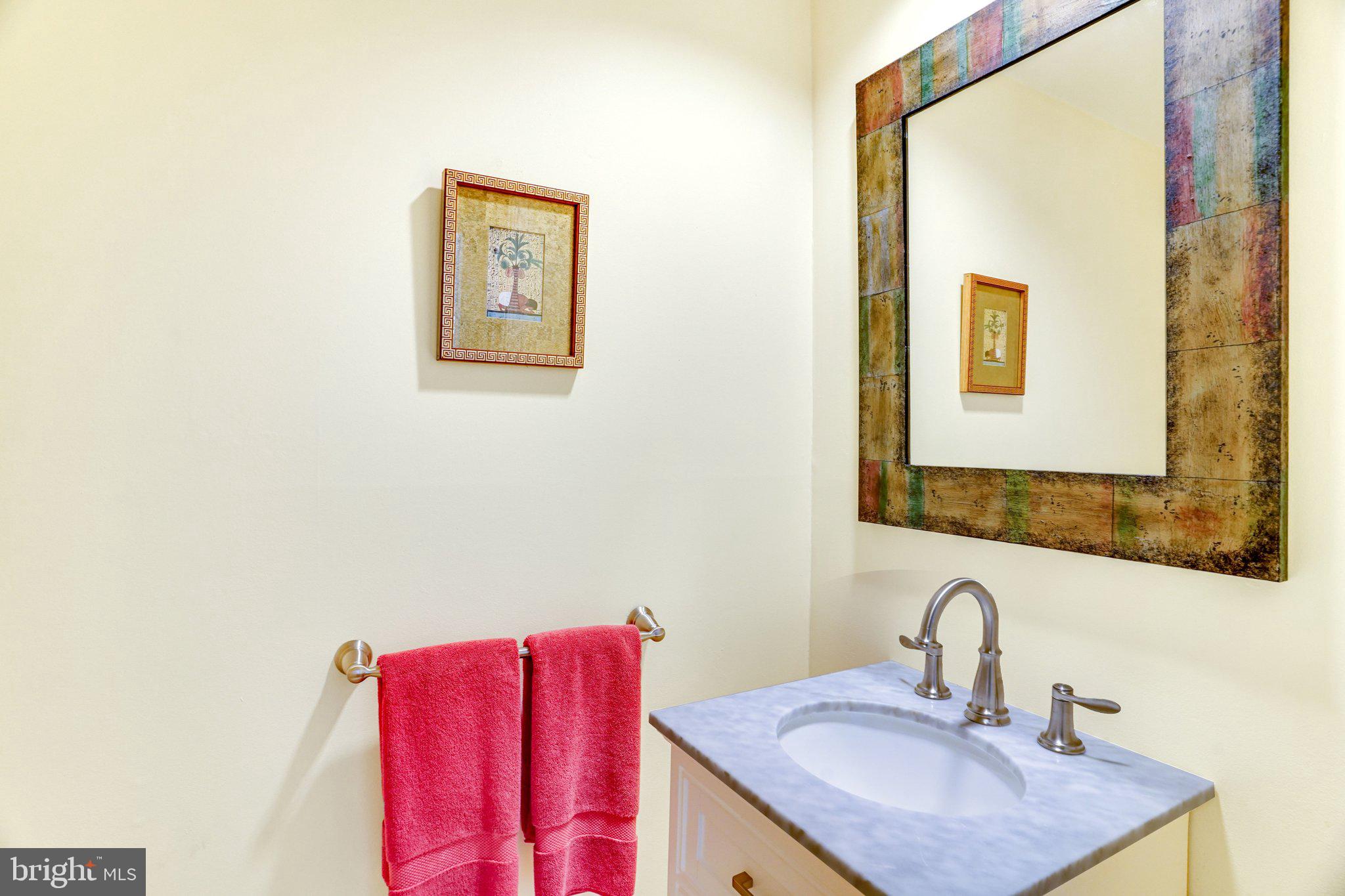 KINGS MANOR TOWNE HOUSES - Residential