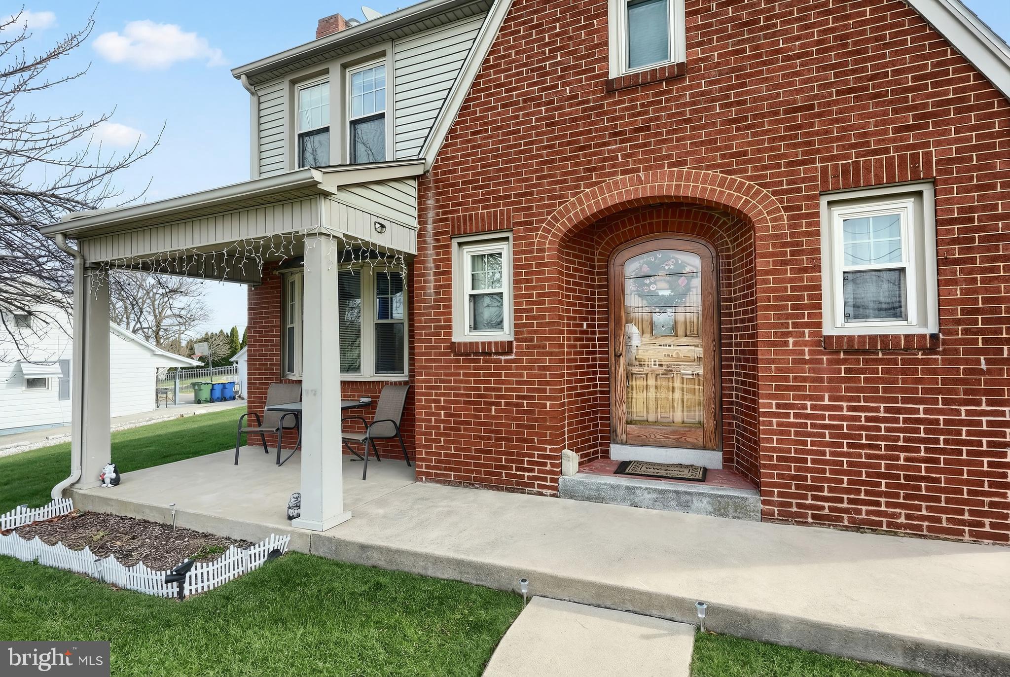 3069 N GEORGE STREET