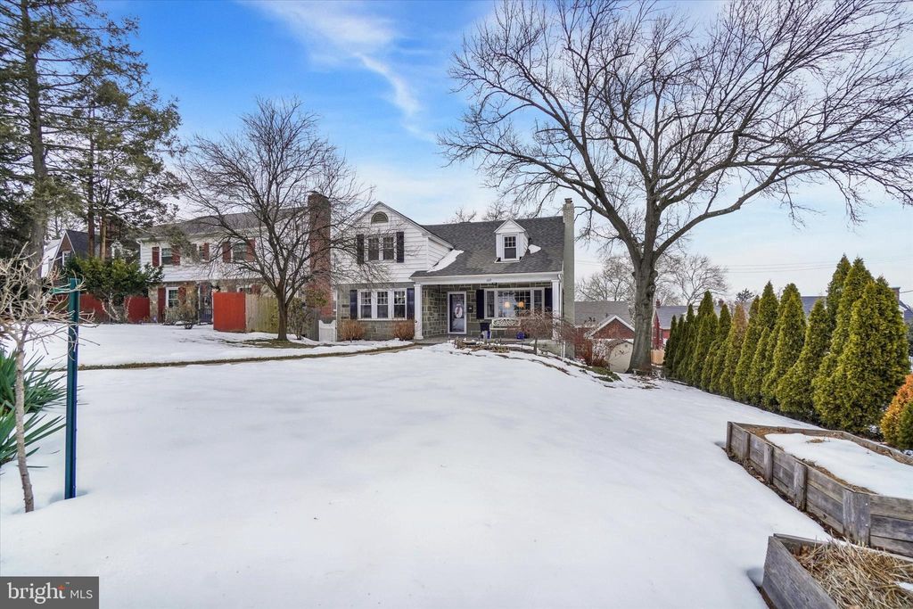 Photo of 169 Rathton Road, YORK, PA 17403 (MLS # PAYK2098588)