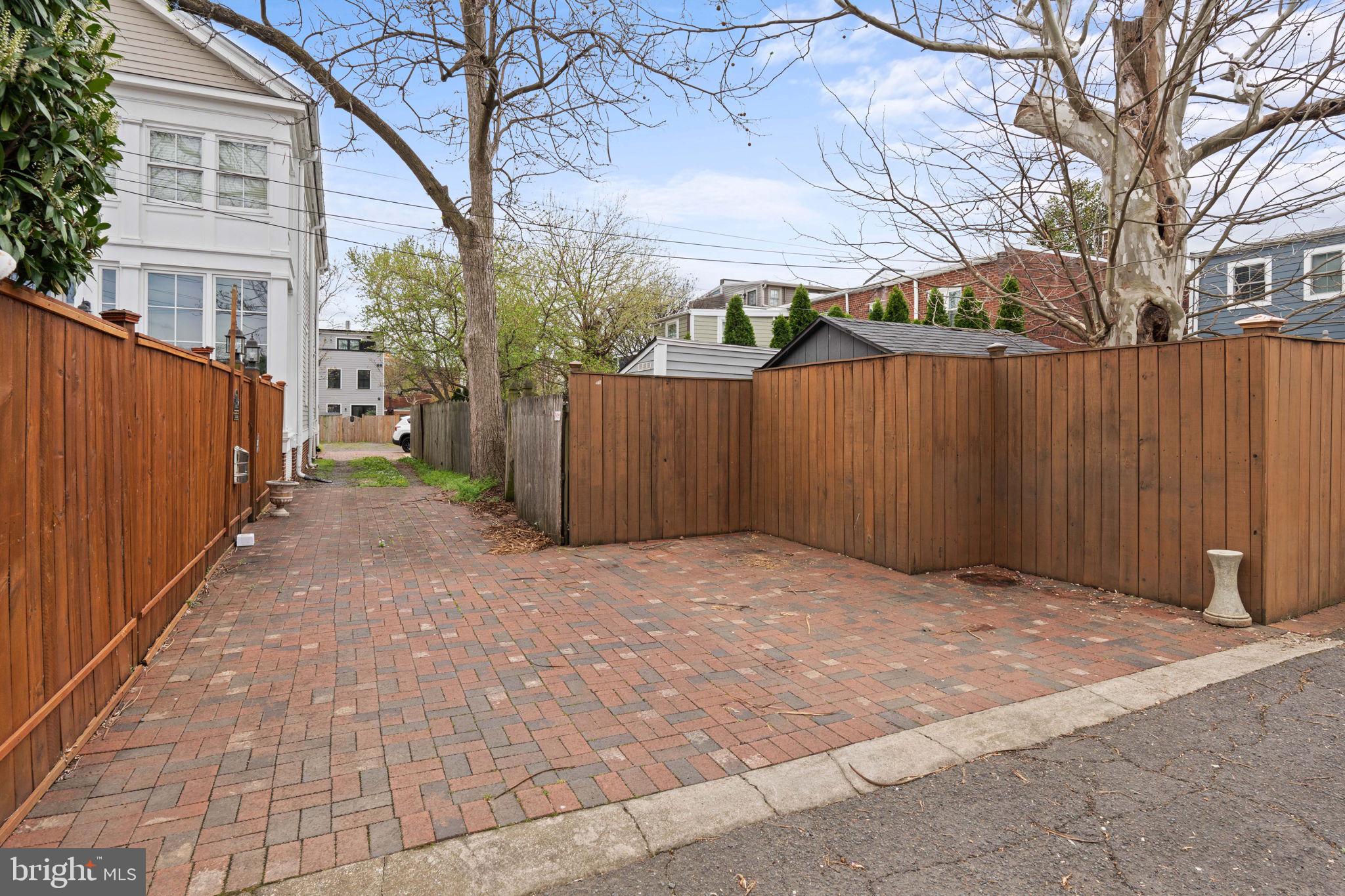 PARKER GRAY - Residential