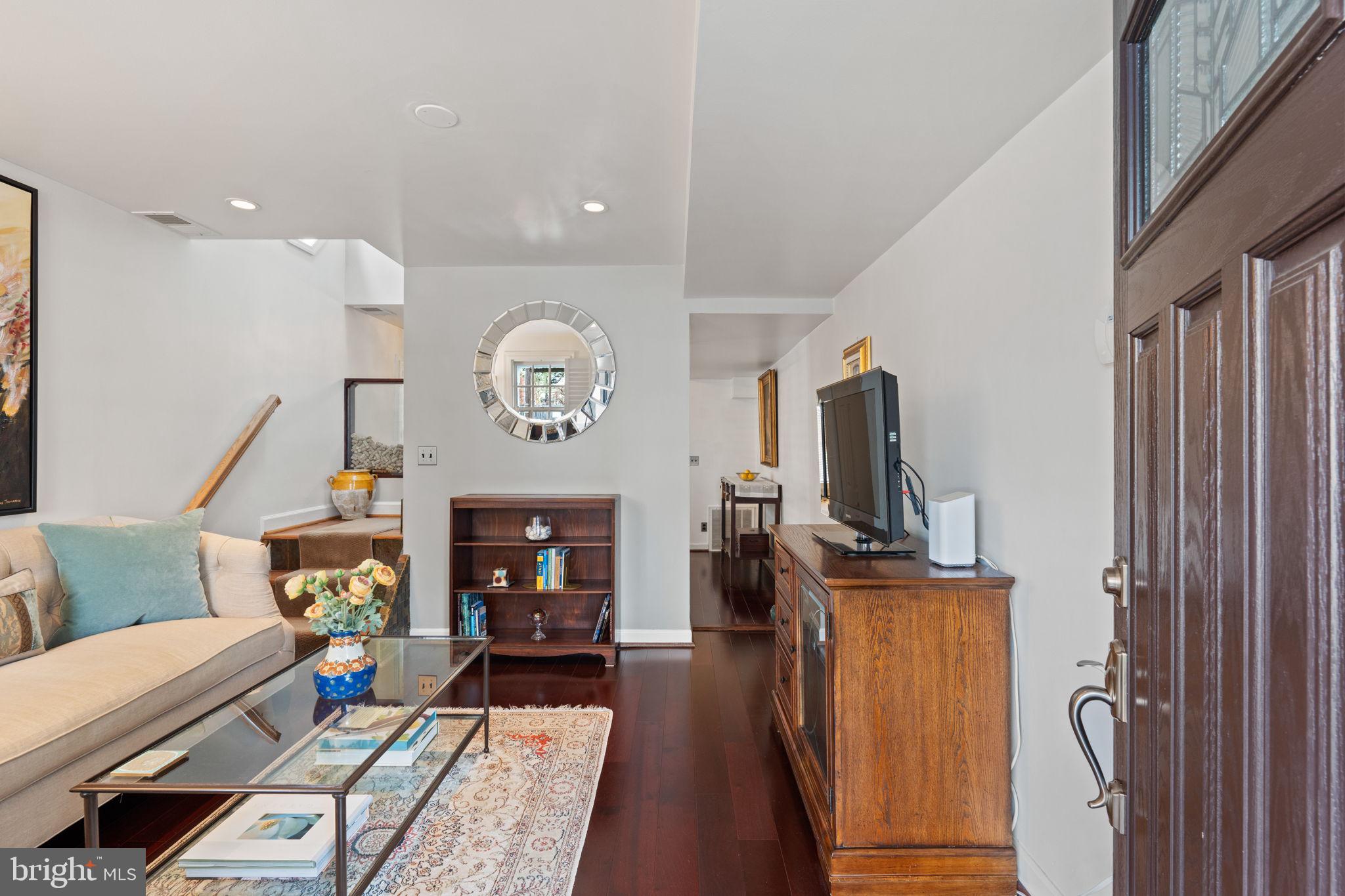 321 N FAYETTE STREET N