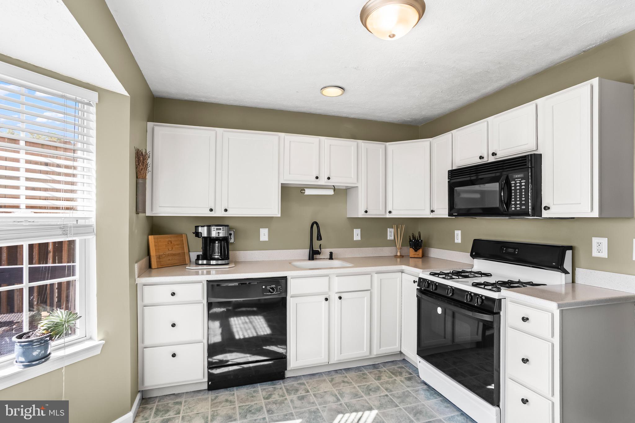 COUNTRY RIDGE - Residential